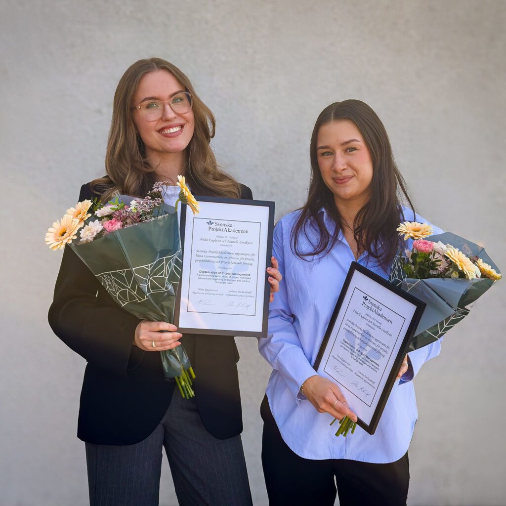 Frida Enkvist och Marielle Lindqvist vinnare årets uppsats Svenska Projektakademin digitalisering projektledning
